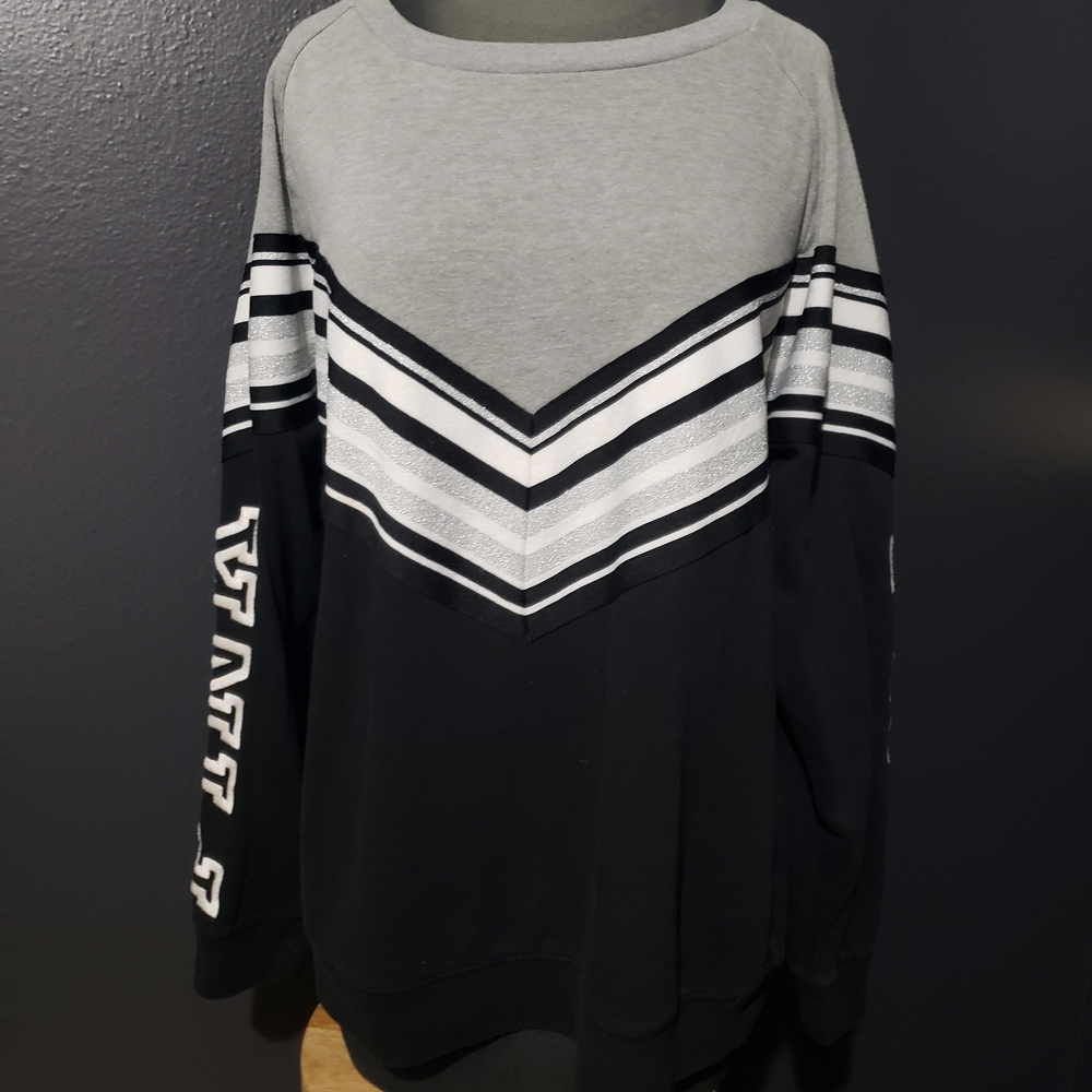 60. PINK Victoria's Secret Sz L Gray and Black Crew Neck Sweater